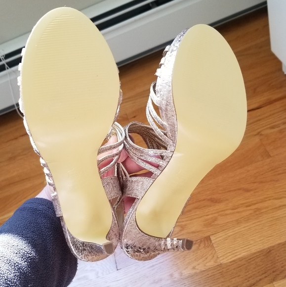 Gold Shimmery High Heel Shoes NIB *Make Offer* - Picture 5 of 7